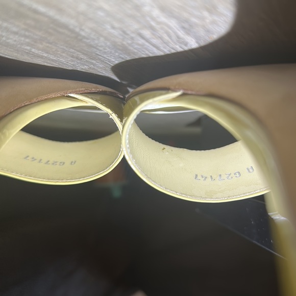 Vintage Chanel Logo "CC" Silver Emblem Kitten Heels. Size 38.5 US 8 - Picture 6 of 7